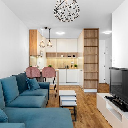 Leo Apartment - Ac & Free Parking Bratislava Dış mekan fotoğraf