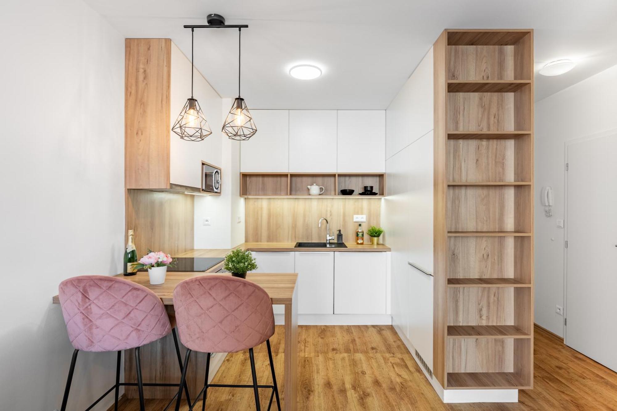 Leo Apartment - Ac & Free Parking Bratislava Dış mekan fotoğraf