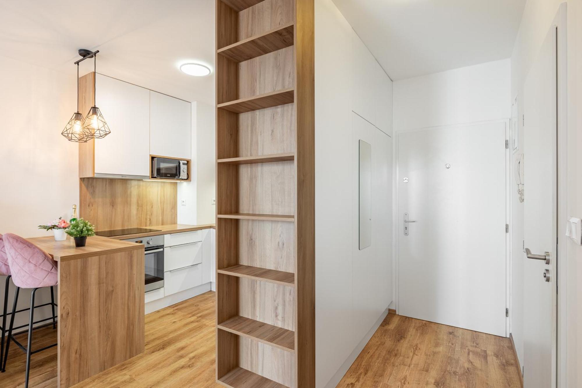 Leo Apartment - Ac & Free Parking Bratislava Dış mekan fotoğraf